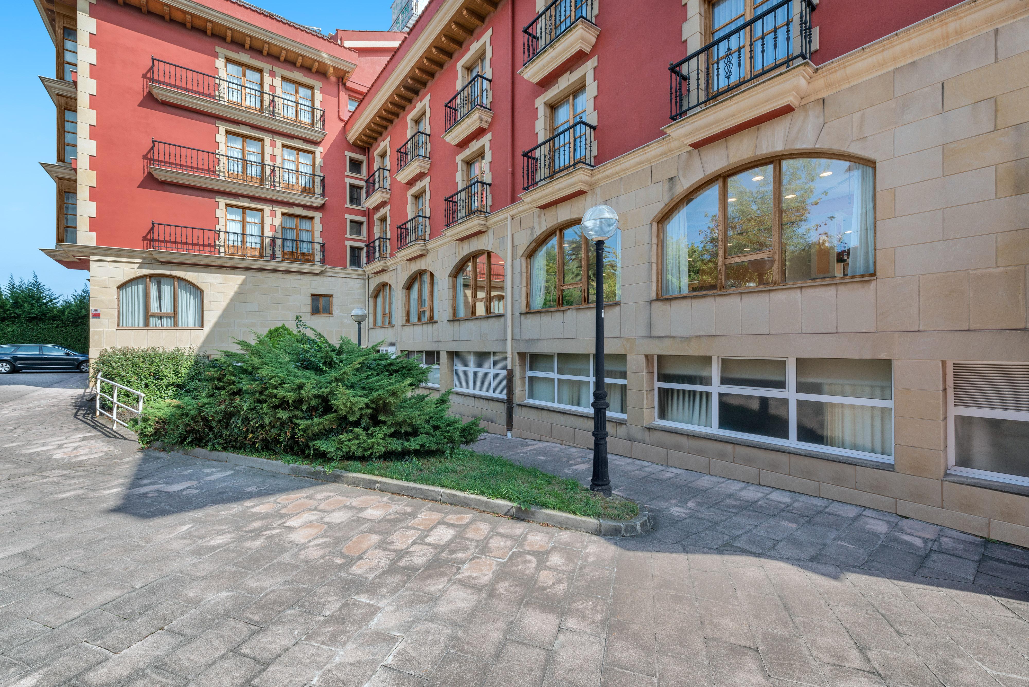 Tryp Bilbao Sondika Hotel Exterior foto