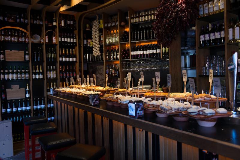 Tryp Bilbao Sondika Hotel Exterior foto