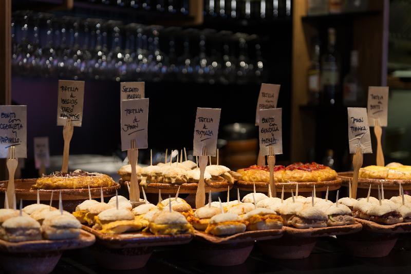 Tryp Bilbao Sondika Hotel Exterior foto